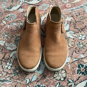 Ecco’s sneakers/bootie. Size 7